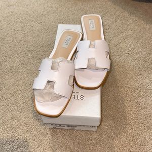 Steve Madden White Leather Slides Size 10